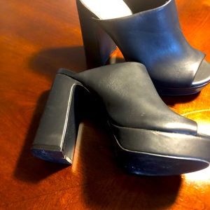 Black open toe shoes, like new 7.5